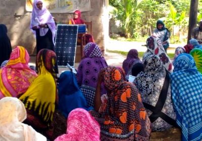 In Sansibar sind sogenannte Shehas lokale Clan- bzw. Dorfanführer. Ihre Unterstützung ist wichtig, um erneuerbare Energietechnologien insbesondere in ländlichen Regionen der Insel zu verbreiten